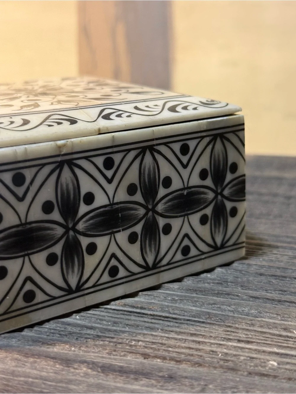 VTG Black and White Decorative Bone Box
